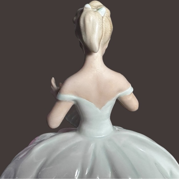 VINTAGE WALLENDORF 1764 GERMANY PORCELAIN SITTING LADY WITH FAN FIGURINE 1590/1 - Picture 7 of 16